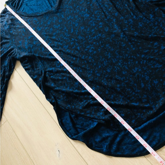 Wilfred Side Slit Round Hem Rayon Top in Dark Blue & Black - Picture 11 of 11